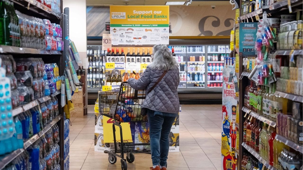 A grocery shopper in Seattle on Dec. 30. 2025. Consumer prices in December were 2.7% higher than a year ago, the Bureau of Labor Statistics reported on Jan. 13 — about in line with the number for November. (Ruth Fremson/The New York Times)