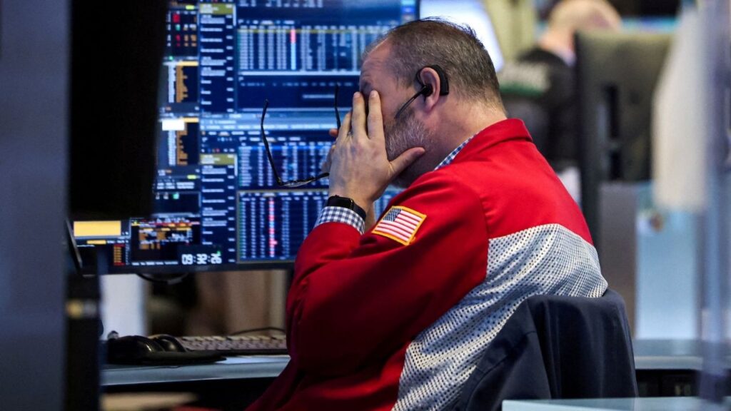 A trader works on the floor at the New York Stock Exchange (NYSE) in New York City, U.S., January 13, 2026. (Reuters File)