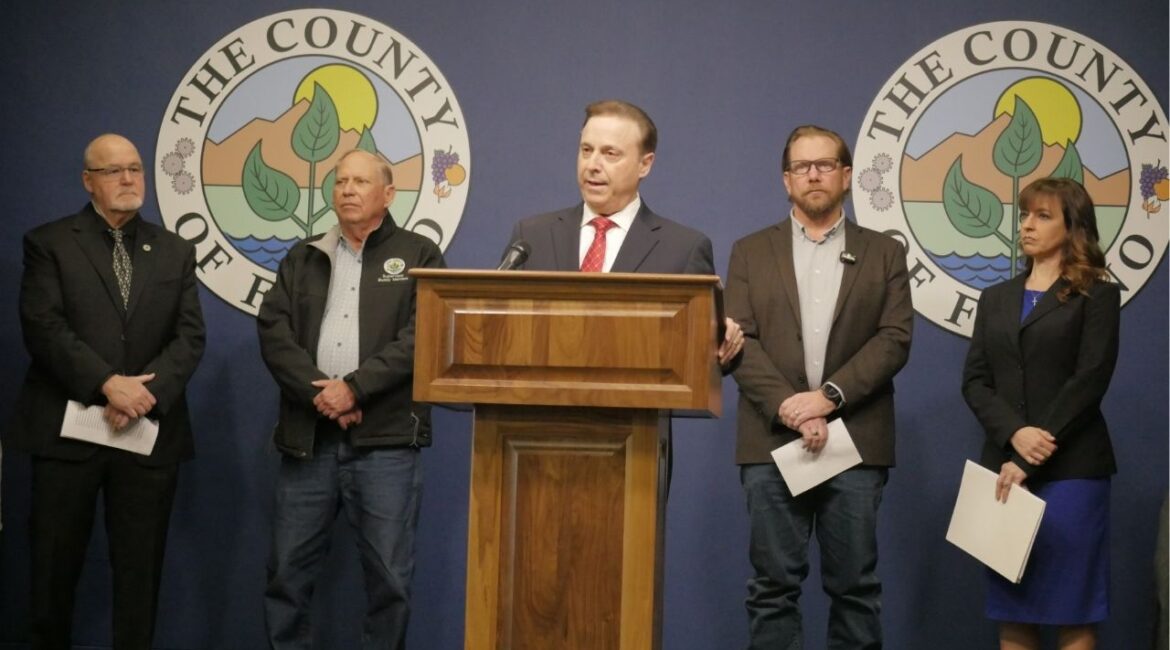 From left to right: Clovis Council Member Drew Bessinger, Fresno County Supervisor Buddy Mendes, Fresno County Supervisor Garry Bredefeld, Fresno County Supervisor Nathan Magsig, and Clovis Councilmember Diane Pierce at a Tuesday, Jan. 13, 2026, press conference. (GV Wire/Jahz Tello)