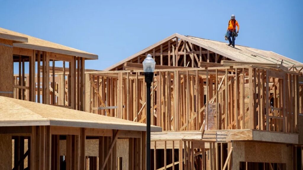 Housing construction in a neighborhood in Elk Grove on July 8, 2022. (CalMatters/Rahul Lal)