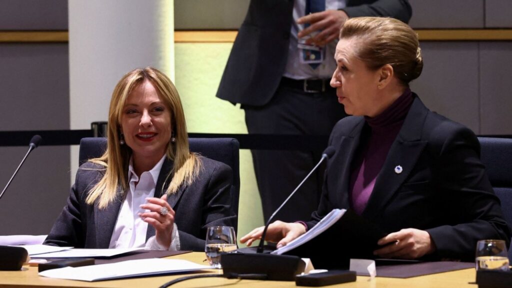 Italian Prime Minister Giorgia Meloni and Danish Prime Minister Mette Frederiksen sit at the roundtable on the day of a special summit of European Union leaders to discuss transatlantic relations following U.S. President Donald Trump's threats to impose new tariffs on goods from a list of EU countries over his demand to acquire Greenland, in Brussels, Belgium January 22, 2026. (Reuters/Yves Herman)