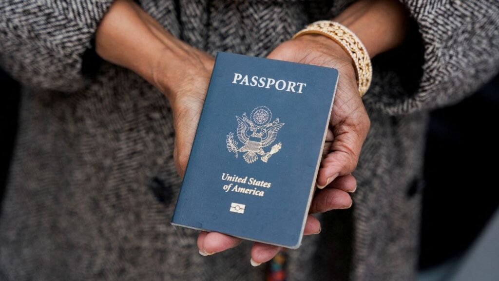 Minnesota Somali community tense amid reported federal operation against immigrants in Minneapolis, Minnesota, U.S., December 5, 2025. (Reuters/Tim Evans)