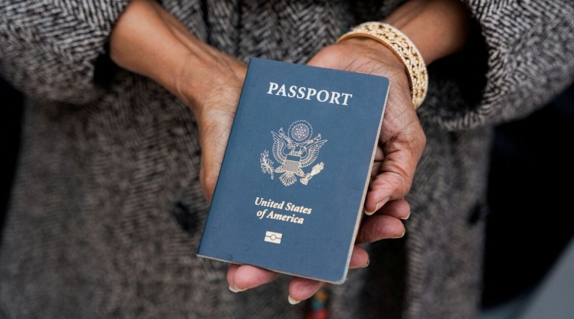 Minnesota Somali community tense amid reported federal operation against immigrants in Minneapolis, Minnesota, U.S., December 5, 2025. (Reuters/Tim Evans)