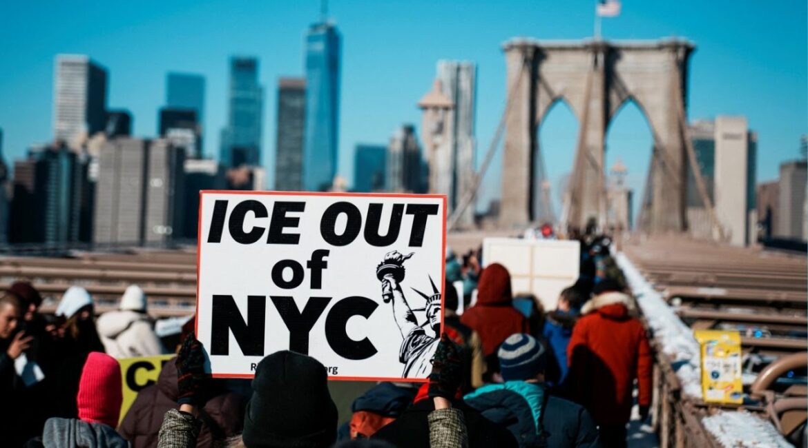 People march across the Brooklyn Bridge for Renee Nicole Good and against U.S. President Donald Trump and ICE, in New York City, U.S., January 19, 2026. (Reuters/Eduardo Munoz)