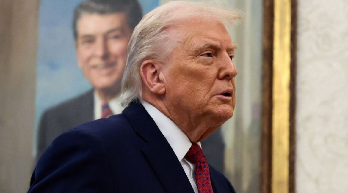 President Donald Trump attends a Mexican Border Defense Medal presentation in the Oval Office at the White House in Washington, D.C., U.S., December 15, 2025. (Reuters/Evelyn Hockstein)