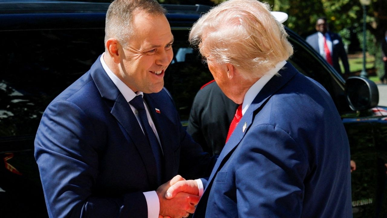 President Donald Trump greets the President of Poland Karol Nawrocki at the White House in Washington, D.C., U.S., September 3, 2025. (Reuters/Brian Snyder)