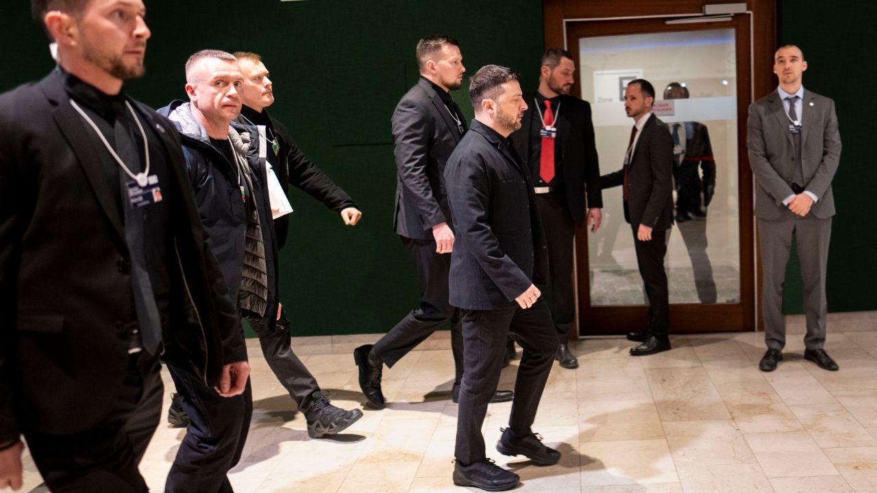 President Volodymyr Zelenskyy of Ukraine arrives with his security detail to meet with U.S. President Donald Trump during the World Economic Forum, in Davos, Switzerland, on Thursday, Jan. 22, 2026. (Doug Mills/The New York Times)