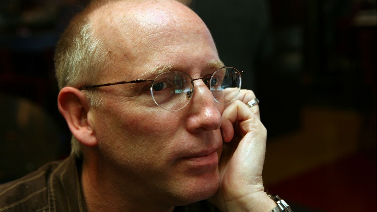 Scott Adams, creator of the comic strip “Dilbert,” in Dublin, Calif., Nov. 2, 2007. Adams, whose experience as a bank and phone company middle manager fueled his popular cartoon satires of corporate life, then was later dropped by more than 1,000 newspapers after his racist comments surfaced, died on Jan. 13, 2026, his ex-wife announced. He was 68. (Thor Swift/The New York Times)