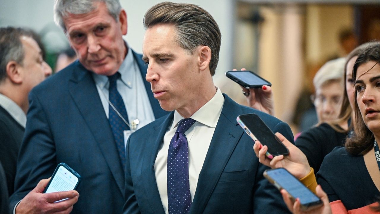 Sen. Josh Hawley (R-Mo.) speaks to reporters at the Capitol in Washington, Jan. 7, 2026. Republican leaders in the Senate are mounting a last-minute effort to snuff out dissent within their own party and block a resolution that would require President Donald Trump to seek congressional approval for any U.S. military action related to Venezuela. (Kenny Holston/The New York Times)