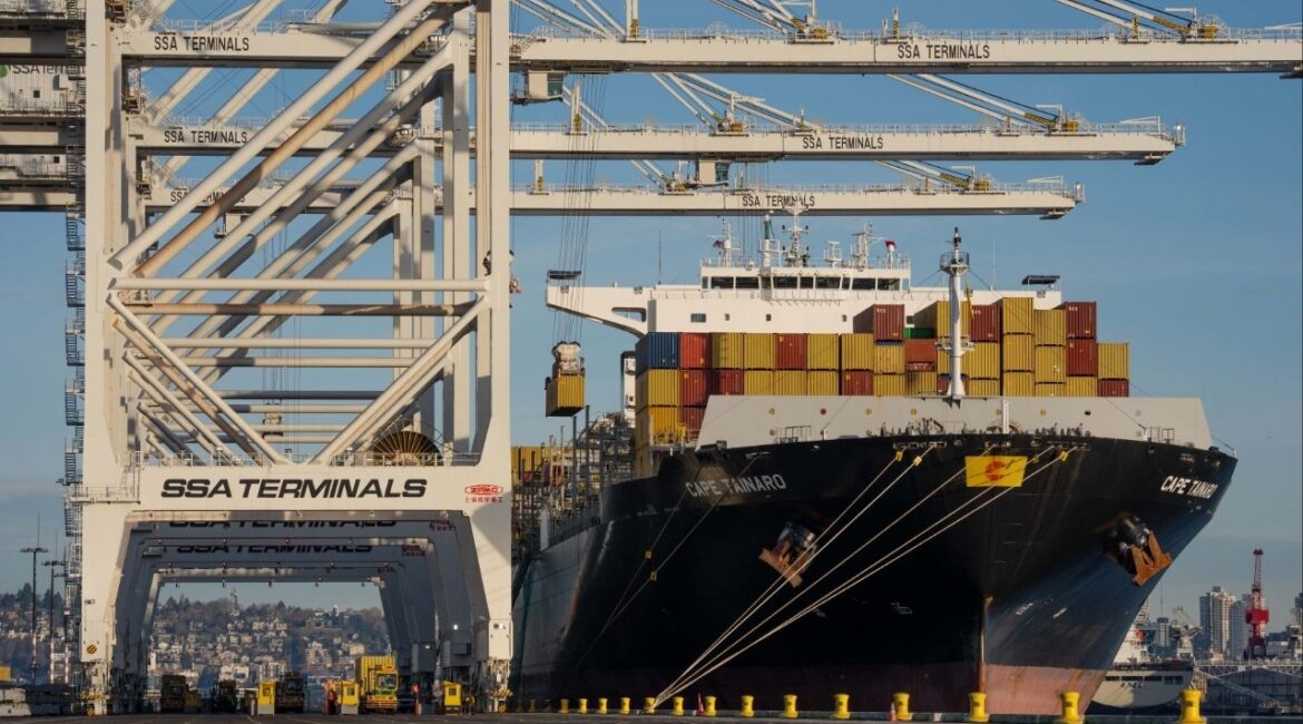 A container ship at the Port of Seattle, on Dec. 30, 2025. U.S. imports grew and the trade deficit remained historically large last year, data released on Feb. 19 showed, as steep tariffs imposed by the Trump administration scrambled trade but did not halt it. (Ruth Fremson/The New York Times)