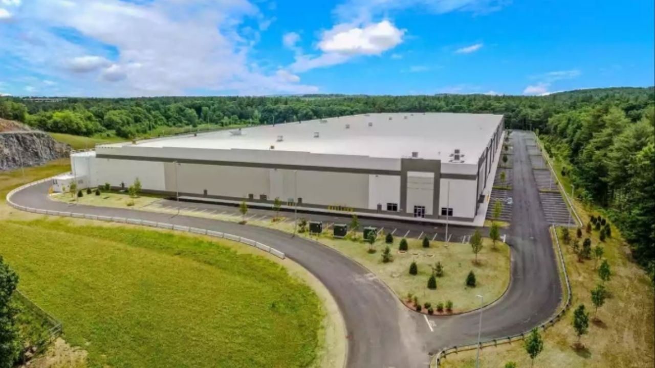A view of the Merrimack facility at 50 Robert Milligan Parkway in Merrimack, New Hampshire, planned for retrofitting by the Department of Homeland Security. The 324,395-square-foot site is projected to have a bed capacity of 400 to 600 under ICE’s Detention Reengineering Initiative. (New Hampshire Governor's Office)