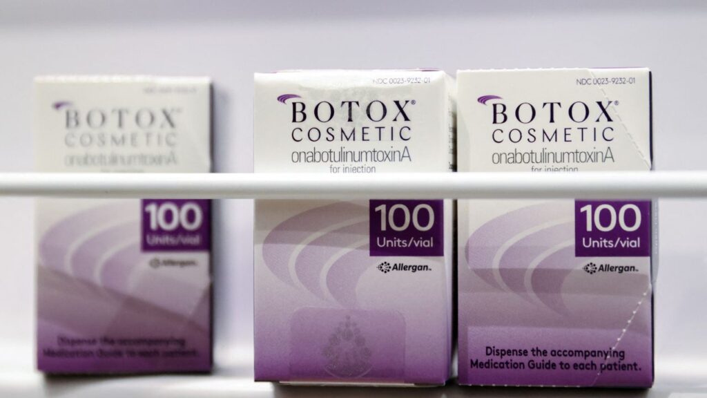 Boxes of Botox, owned by AbbVie, are seen in a clinic in Manhattan, New York, U.S., December 8, 2021. (Reuters/Andrew Kelly/File Photo)