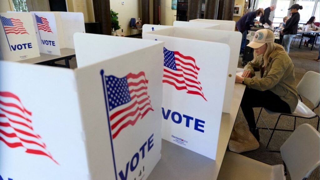 A voter fills out a ballot at an El Dorado County polling station during California’s special election on Proposition 50, a measure that would temporarily redraw congressional districts, in El Dorado Hills, California, U.S., November 4, 2025. (Reuters File)