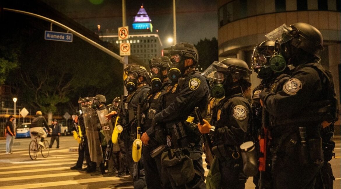 Fresno Mayor Jerry Dyer and LAPD Chief Jim McDonnell warn that California’s new mask law could create dangerous confrontations between local and federal officers. (Shutterstock)