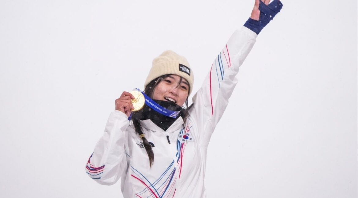 Gaon Choi of South Korea celebrates winning gold in the women’s snowboard halfpipe, during the 2026 Milan Cortina Winter Olympics in Livigno, Italy, on Thursday, Feb. 12, 2026. (Gabriela Bhaskar/The New York Times)