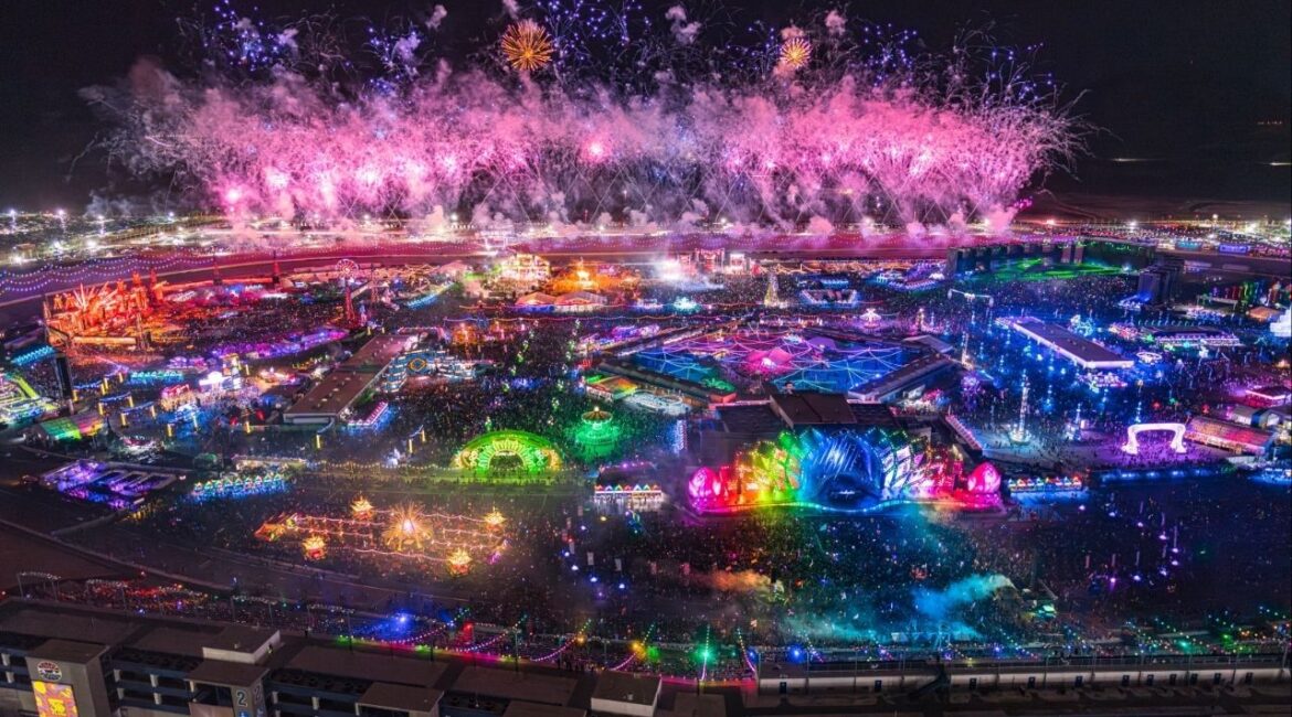 The Electric Daisy Carnival Las Vegas revealed its full 2026 lineup, featuring top international DJs, back-to-back sets, and sunrise performances over three days at the Las Vegas Motor Speedway. (Shutterstock)