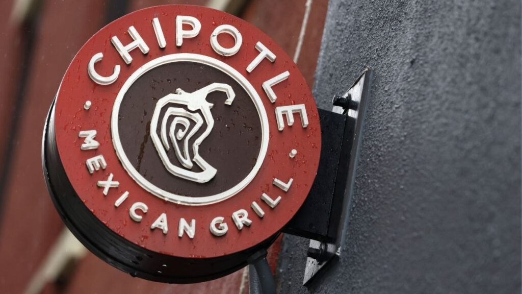 The logo of Chipotle is seen on one of their restaurants in Manhattan, New York City, U.S., February 7, 2022. (Reuters/Andrew Kelly)