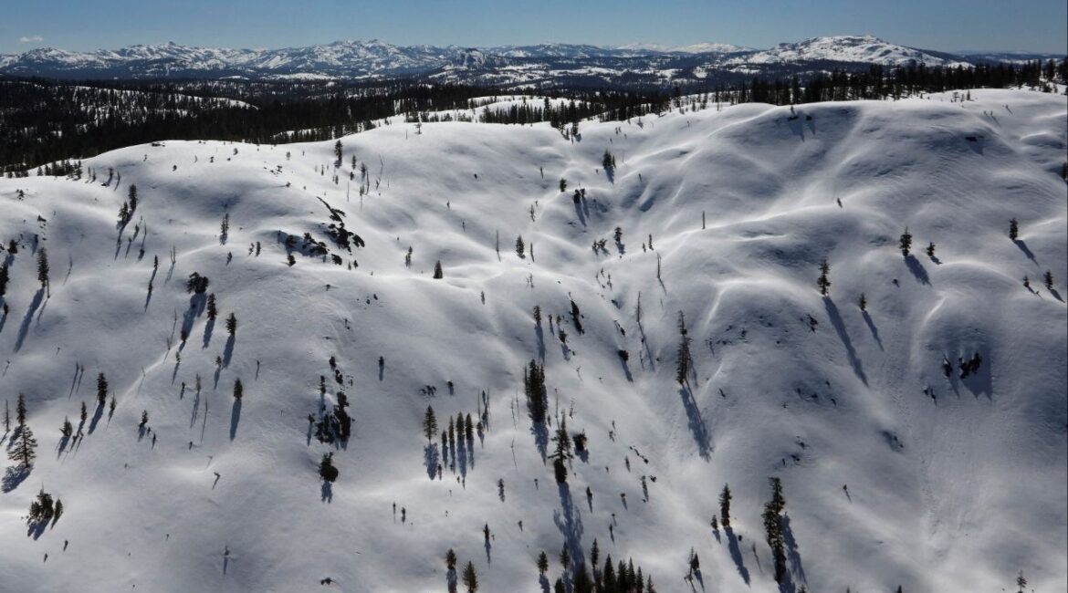 The snow-covered Sierra Nevada Mountains are seen from the air during a Pacific Gas and Electric snowpack survey near Nevada City, California, U.S. April 3, 2017. (Reuters File)