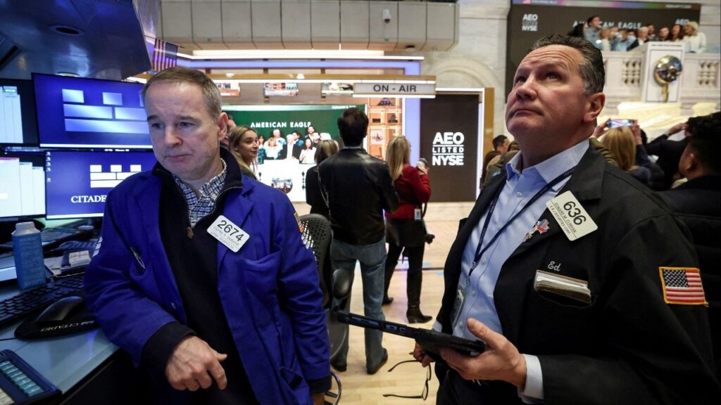 Traders work on the floor at the New York Stock Exchange (NYSE) in New York City, U.S., February 9, 2026. (Reuters/Brendan McDermid)