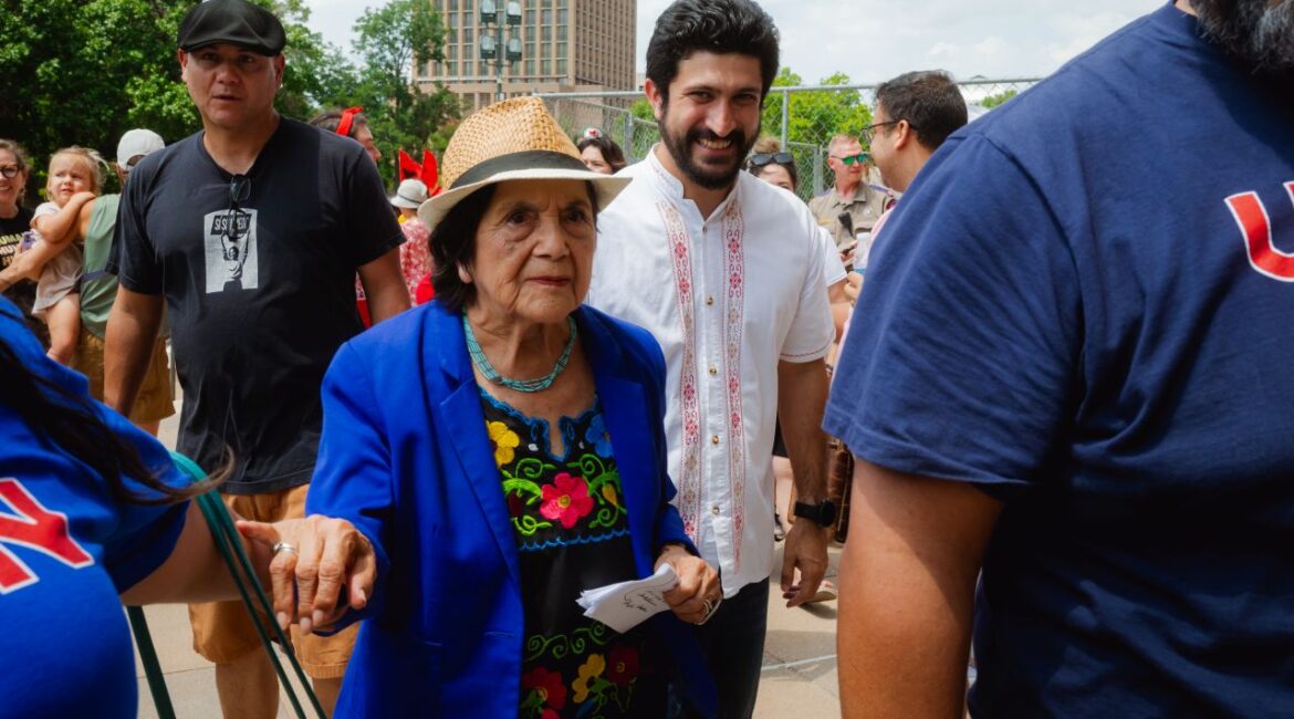 Image of Dolores Huerta at a Texas protest