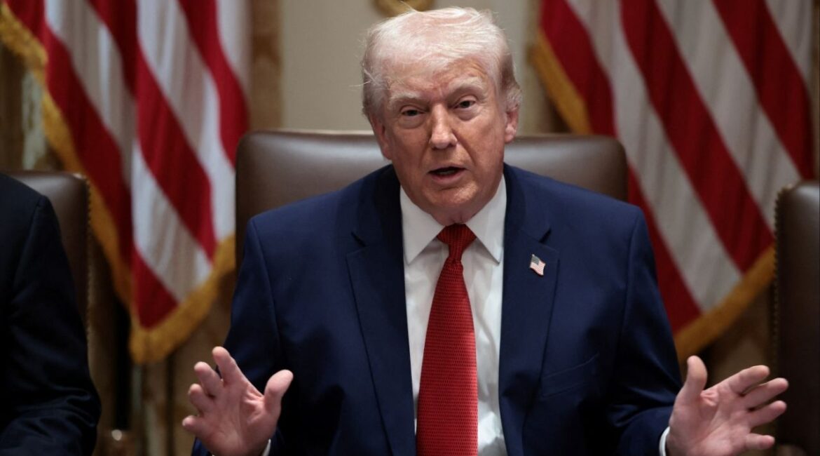 President Donald Trump holds a cabinet meeting at the White House in Washington, D.C., U.S., March 26, 2026. (Reuters/Evelyn Hockstein)