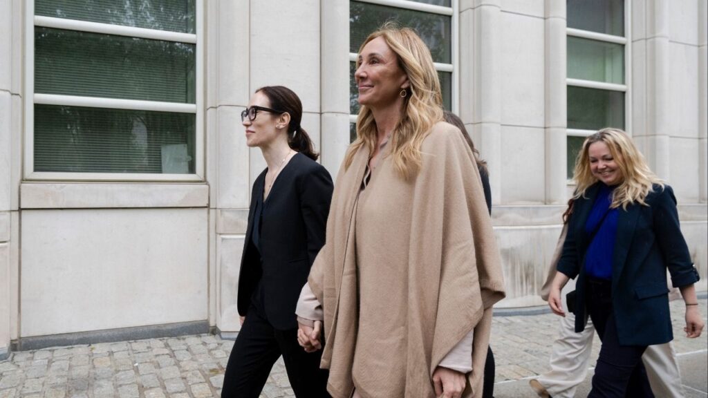 Rachel Cherwitz, left, OneTaste’s former head of sales, and Nicole Daedone, the company’s co-founder and former chief executive officer, arrive at federal court in Brooklyn, May 6, 2025. After two leaders of OneTaste were convicted, a judge referred to the aggressive publicity campaign on their behalf as she jailed them until their sentencing. (Brittainy Newman/The New York Times)