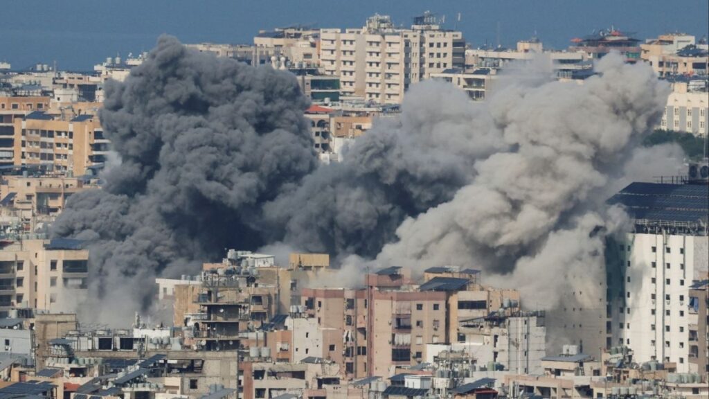 Smoke rises after an Israeli strike on Beirut's southern suburbs, following an escalation between Hezbollah and Israel amid the U.S.-Israeli conflict with Iran, Lebanon, March 4, 2026. (Reuters/Claudia Greco)