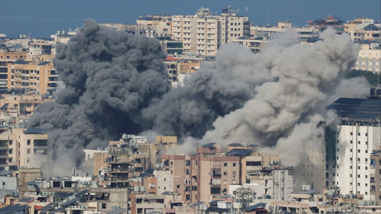 Smoke rises after an Israeli strike on Beirut's southern suburbs, following an escalation between Hezbollah and Israel amid the U.S.-Israeli conflict with Iran, Lebanon, March 4, 2026. (Reuters/Claudia Greco)