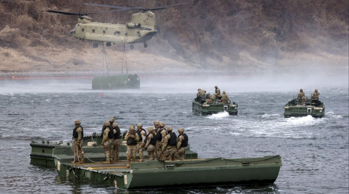 U.S. Army soldiers take part in a U.S.-South Korea joint river-crossing exercise, which is a part of the annual Freedom Shield joint military training, near the demilitarized zone separating South and North Korea, in Yeoncheon, South Korea, March 14, 2026. REUTERS/Kim Soo-hyeon