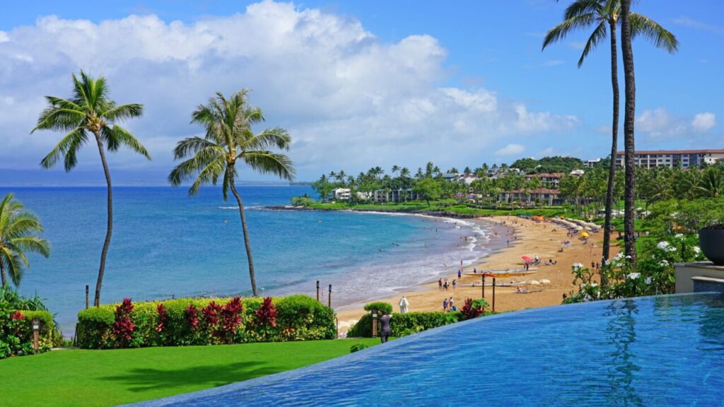 Image of Maui beach and coastline on a sunny day