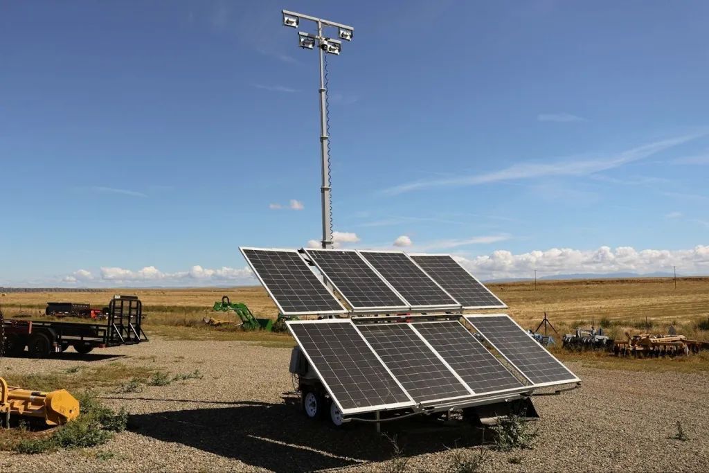 Image of portable solar panels at UC Merced's "smart farm"