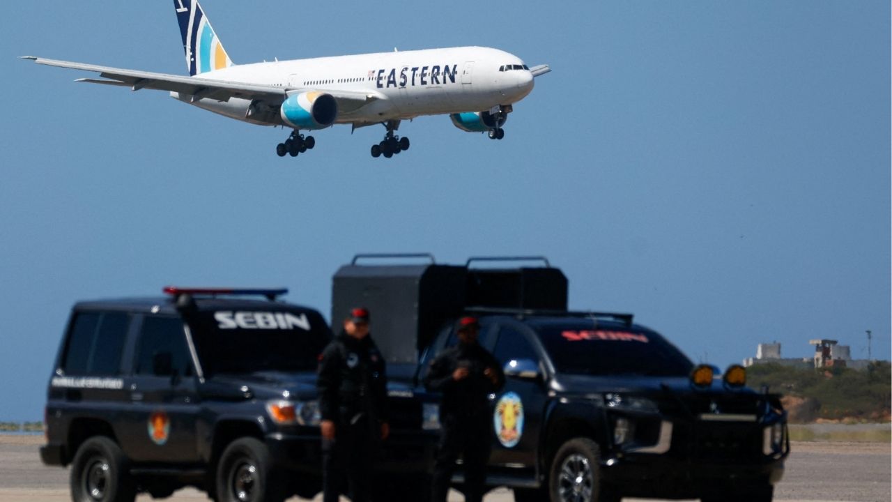 US Appeals Court Shields Trump Officials From Probe Over Deportation Flights