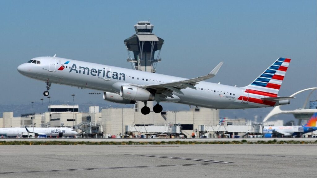 An American Airlines Airbus A321-200 plane takes off from Los Angeles International airport (LAX) in Los Angeles, California, U.S. March 28, 2018. (Reuters File)