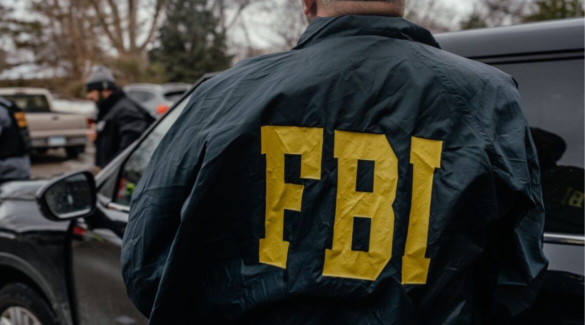 Federal agents execute a search warrant as part of a fraud investigation in Bloomington, Minn., Dec. 18, 2025. Federal agents on the morning of April 28 searched various businesses in the Minneapolis area as part of a fraud investigation, according to a law enforcement official. (Jamie Kelter Davis/The New York Times)