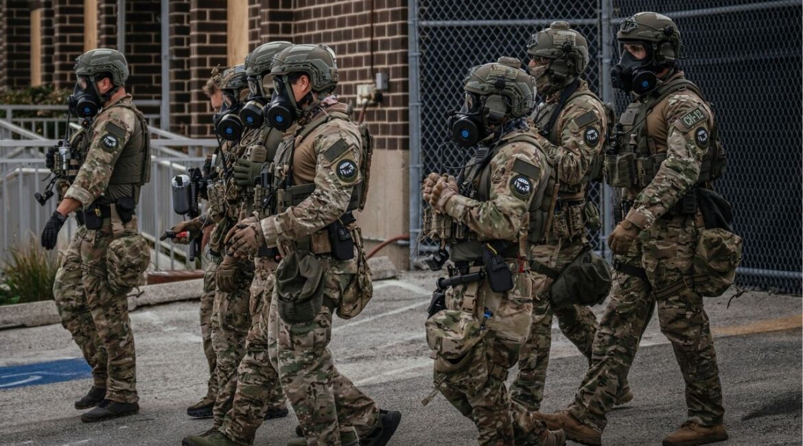 Federal agents outside a U.S. Immigration and Customs Enforcement facility in Broadview, Ill., Sept. 19, 2025. The House on Wednesday, April 29, 2026, adopted a Republican budget blueprint that would allow the GOP to blow past Democratic opposition and pour an additional $70 billion into immigration enforcement through the remainder of President Donald Trump’s second term. (Jamie Kelter Davis/The New York Times)