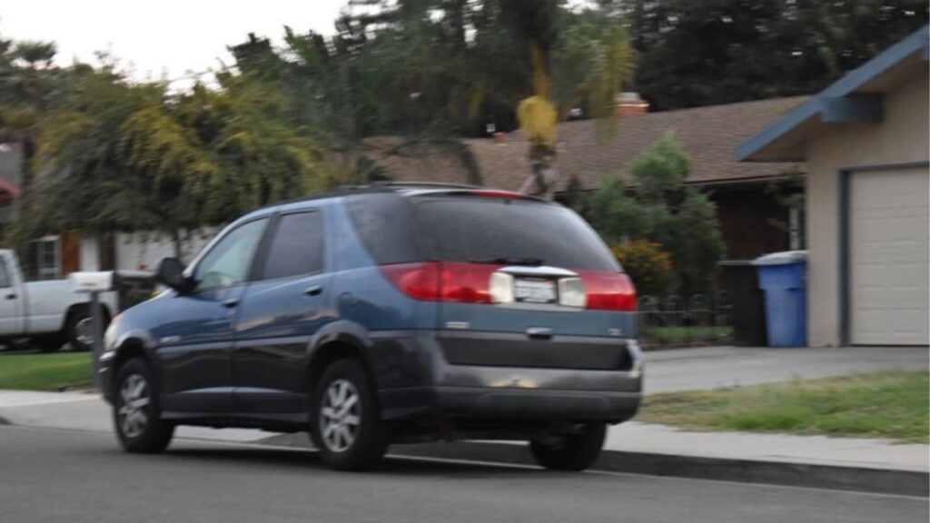 Fresno County authorities are seeking the public’s help to identify suspects and locate a vehicle tied to the 2017 fatal shooting of 15-year-old Desiree Austin in Selma. (Fresno County SO)