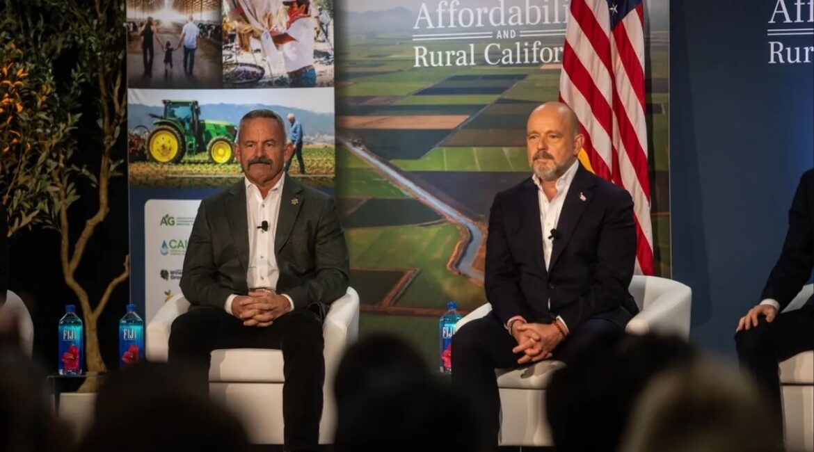 Left to right, Republican candidates Chad Bianco and Steve Hilton participate in The Western Growers California Gubernatorial candidate forum at Fresno State on April 1, 2026. Photo by Larry Valenzuela, CalMatters