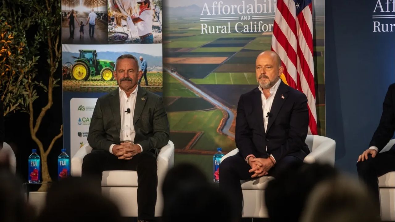 Left to right, Republican candidates Chad Bianco and Steve Hilton participate in The Western Growers California Gubernatorial candidate forum at Fresno State on April 1, 2026. Photo by Larry Valenzuela, CalMatters