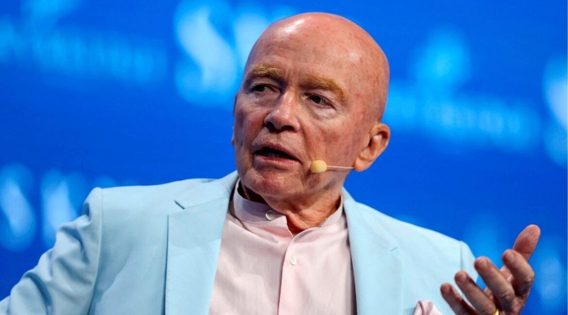 Mark Mobius, executive chairman at Templeton Emerging Markets Group, speaks during the SALT conference in Las Vegas, Nevada, U.S. May 17, 2017. (Reuters File)