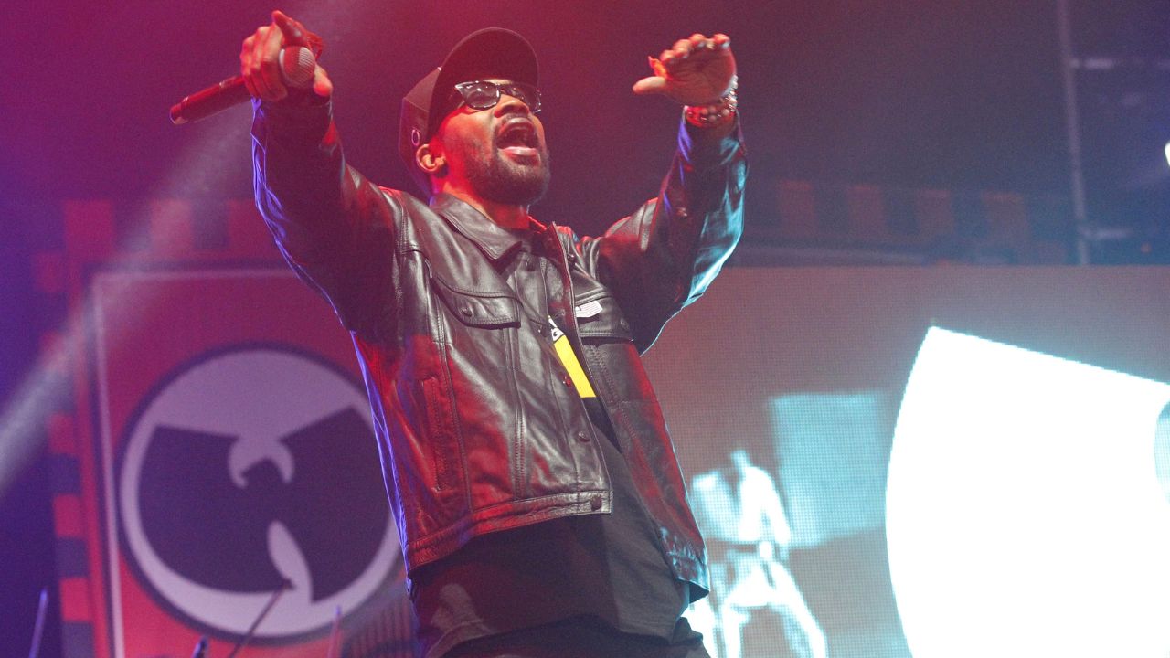 Oasis, Wu-Tang Clan, Phil Collins To Join Rock & Roll Hall of Fame