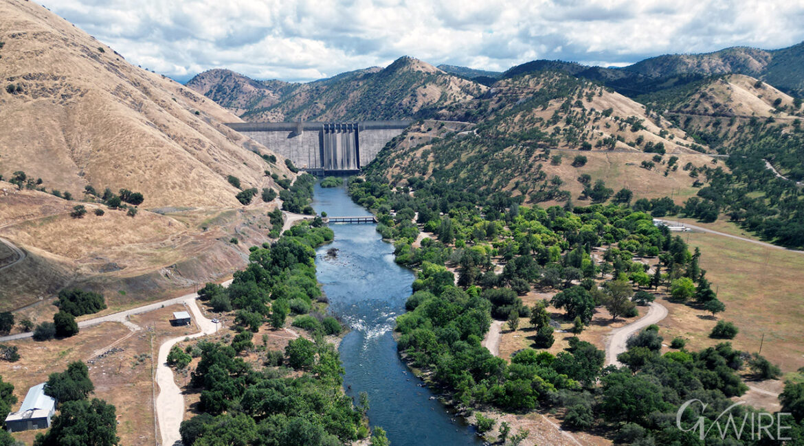 Image of the Kings River below Pine Flat Dam