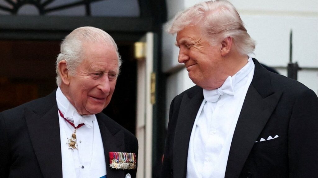 President Donald Trump smiles at Britain's King Charles ahead of a state dinner at the White House in Washington, D.C., U.S., April 28, 2026. (Reuters/Suzanne Plunkett)