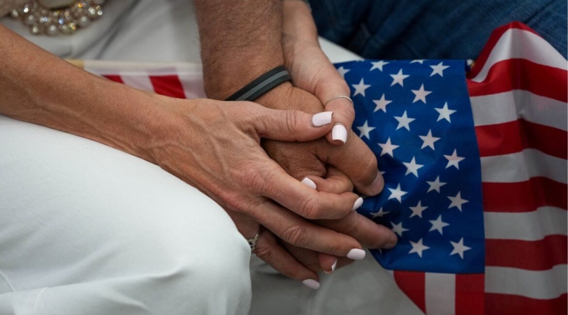 Supporters pray during a campaign rally against Virginia Democrats' proposed state redistricting constitutional amendment ahead of the referendum special election on April 21, in Bridgewater, Virginia, April 11, 2026. (Reuters File)