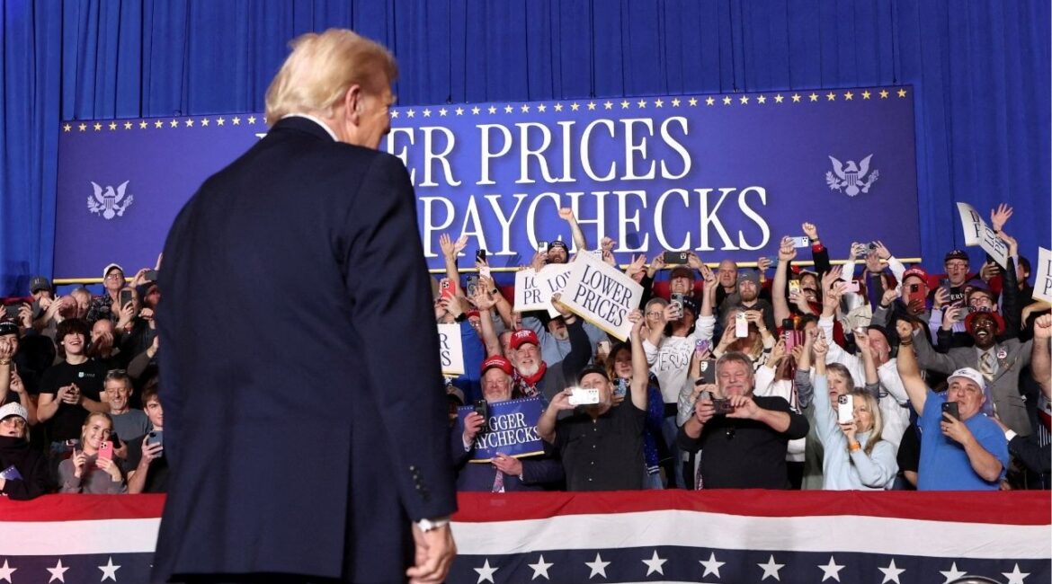 The crowd cheers on the day U.S. President Donald Trump delivers a speech on energy and the economy, in Clive, Iowa, U.S., January 27, 2026. (Reuters File)