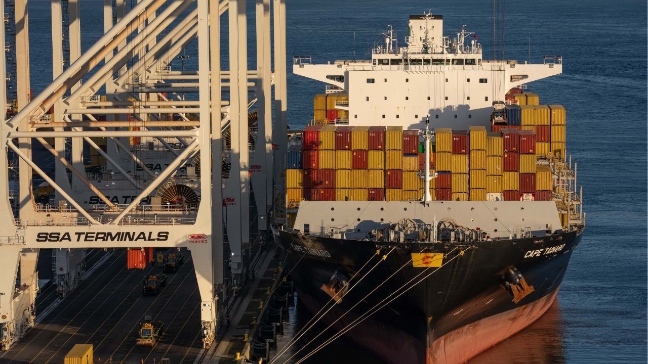 A container ship at the Port of Seattle on Dec. 30, 2025. The U.S. trade deficit in goods and services rose to $60.3 billion in March, increasing 4.4 percent from the previous month, after the Supreme Court struck down President Trump’s global tariffs, according to data from the Commerce Department released on Tuesday. (Ruth Fremson/The New York Times)