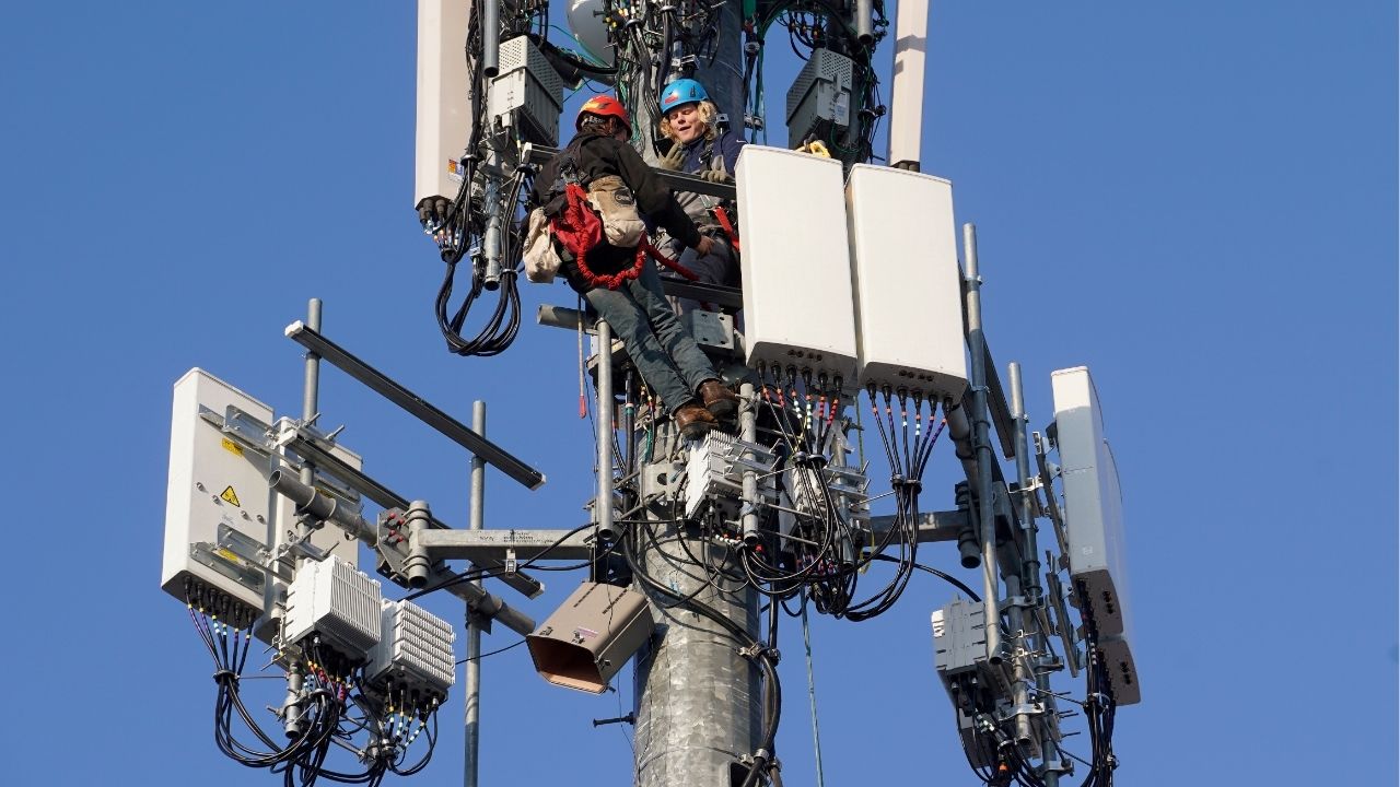 FCC Approves Verizon’s $1 Billion Spectrum Purchase