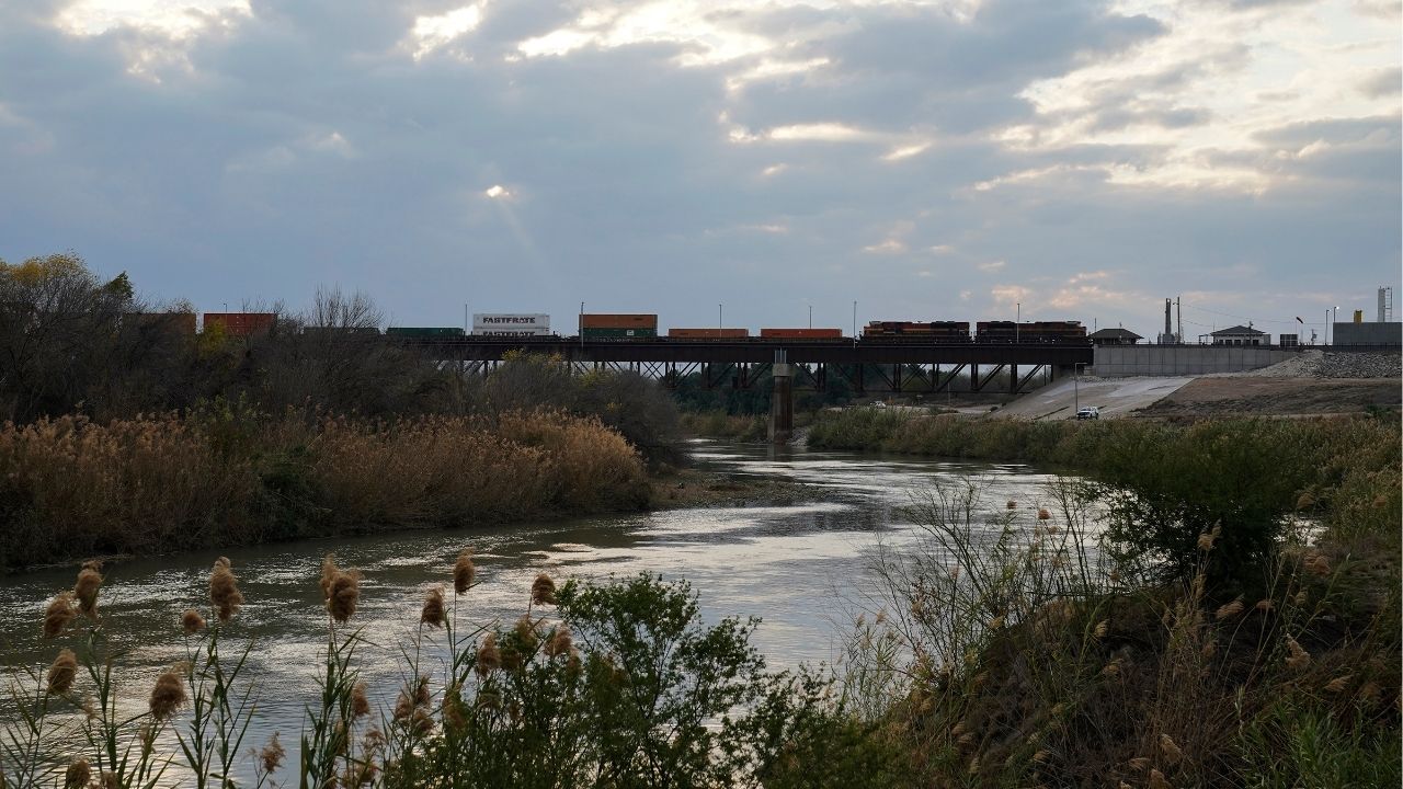 6 Bodies Found in a Boxcar in Texas, Officials Say