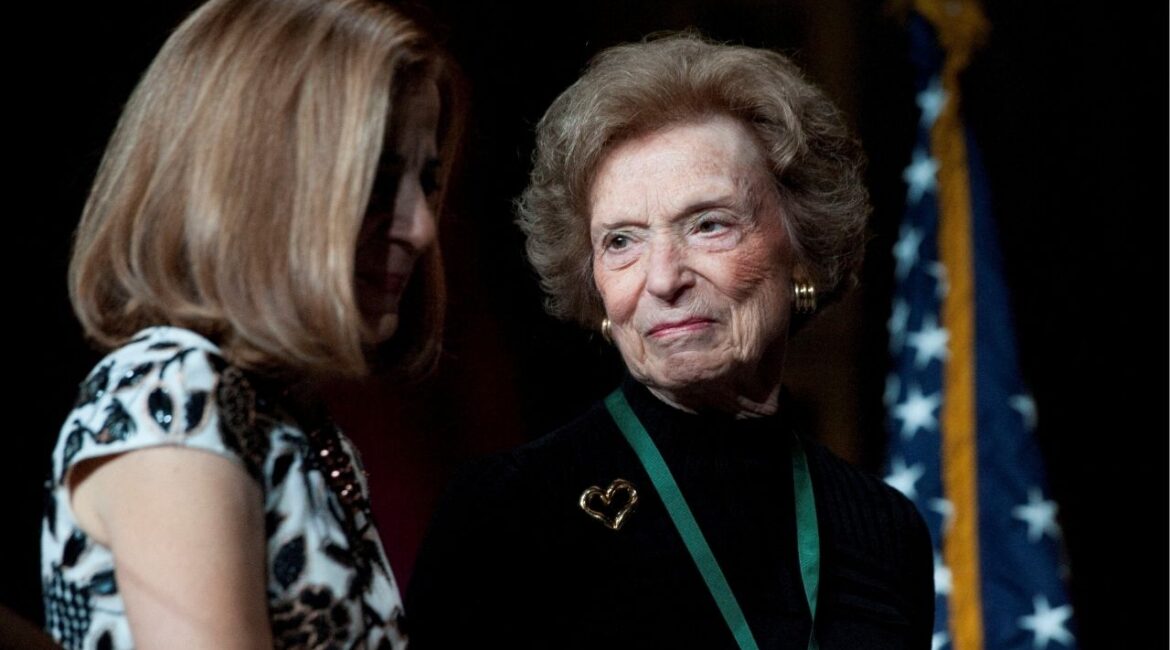 California first lady Anne Gust Brown (L) walks on the stage with Gap clothing store chain founder Doris Fisher after she was inducted along with her late husband Donald, during the 2011 California Hall of Fame Induction Ceremony in Sacramento, California December 8, 2011. (Reuters File)