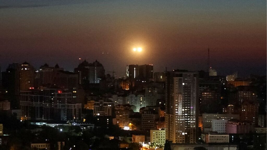 Explosions over the city as Ukrainian servicemen hit a Russian drone during a Russian drone strike, amid Russia's attack on Ukraine, in Kyiv, Ukraine. REUTERS/Gleb Garanich