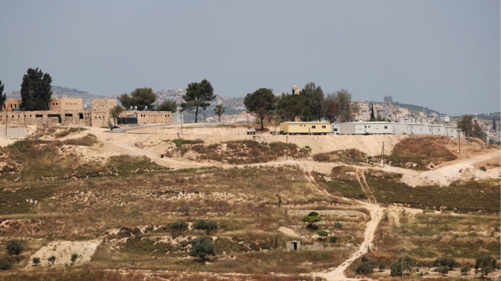 Israeli settlement structuers being installed in Sanur near Jenin, in the Israeli-occupied West Bank, May 9, 2026. REUTERS/Mohamad Torokman